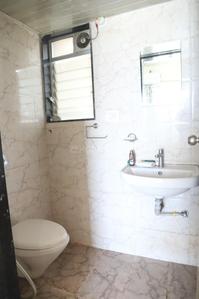 Bathroom Image of 1500 Sq.ft 3 BHK Apartment / Flat for rent in Sunrise Glory, Shilphata Thane for Rs. 45000