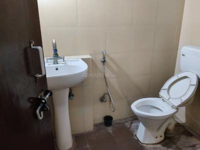 Bathroom Image of 1150 Sq.ft 3 BHK Apartment / Flat for rent in SRS Royal Hills, Sector 87 Faridabad for Rs. 18000