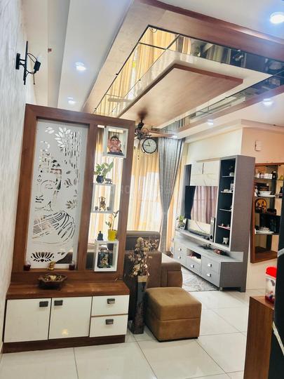 Prestige Lake Ridge Main Image 1