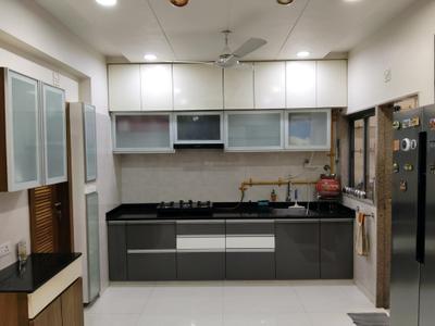 Kitchen Image of 1850 Sq.ft 3 BHK Apartment / Flat for rent in Sola Ahmedabad for Rs. 60000