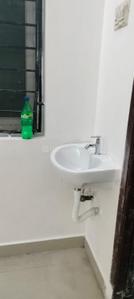 Bathroom Image of 950 Sq.ft 3 BHK Apartment / Flat for rent in Keelkattalai Chennai for Rs. 23000