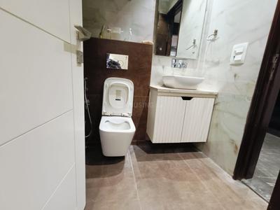 Bathroom Image of 2000 Sq.ft 3 BHK Builder Floor for rent in Karkardooma New Delhi for Rs. 51500