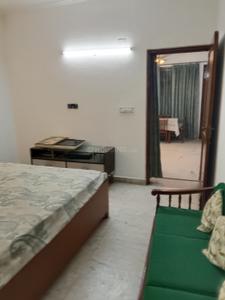 Bedroom Image of 1200 Sq.ft 2 BHK Builder Floor for rent in Swaraj Homes RWA Chittaranjan Park Block K, Chittaranjan Park New Delhi for Rs. 50000