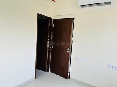 Bedroom Image of 753 Sq.ft 2 BHK Apartment / Flat for rent in Omkar Signet, Malad East Mumbai for Rs. 58000