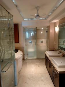 Bathroom Image of 8100 Sq.ft 5 BHK Apartment / Flat for sale in Ambience Caitriona, DLF Phase 3 Gurgaon for Rs. 260000000