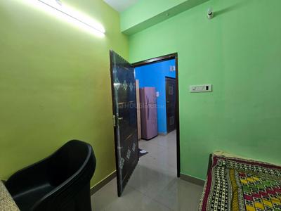 Bedroom Image of 500 Sq.ft 2 BHK Apartment / Flat for rent in Tangra Kolkata for Rs. 17400