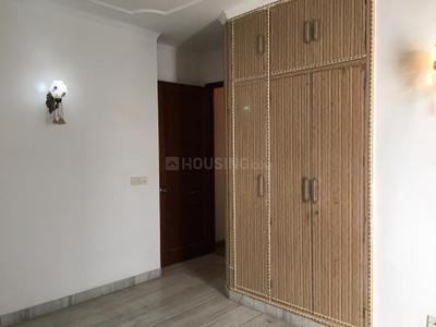 Bedroom Image of 2763 Sq.ft 3 BHK Builder Floor for rent in Panchsheel Park New Delhi for Rs. 120000