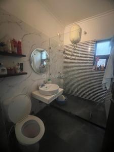 Bathroom Image of 1200 Sq.ft 2 BHK Builder Floor for sale in Peer Muchalla Zirakpur for Rs. 4890000