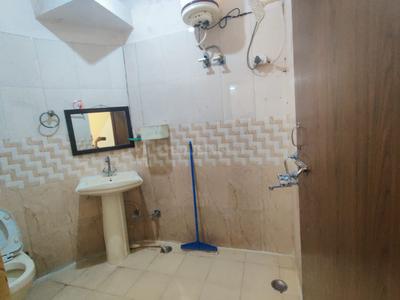 Bathroom Image of 1500 Sq.ft 2 BHK Builder Floor for rent in Sector 21 Gurgaon for Rs. 38000