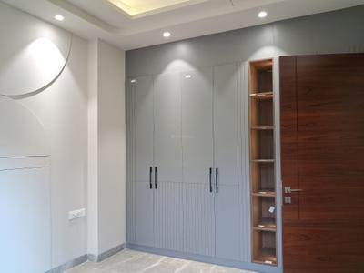 Bedroom Image of 1800 Sq.ft 3 BHK Builder Floor for rent in Paschim Vihar New Delhi for Rs. 80000