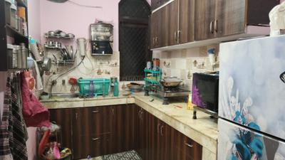 Kitchen Image of 1000 Sq.ft 3 BHK Builder Floor for sale in Mayur Vihar Phase 1 New Delhi for Rs. 8000000