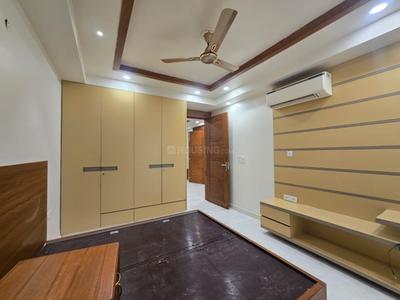 Bedroom Image of 1800 Sq.ft 3 BHK Builder Floor for rent in Anand Vihar New Delhi for Rs. 60000