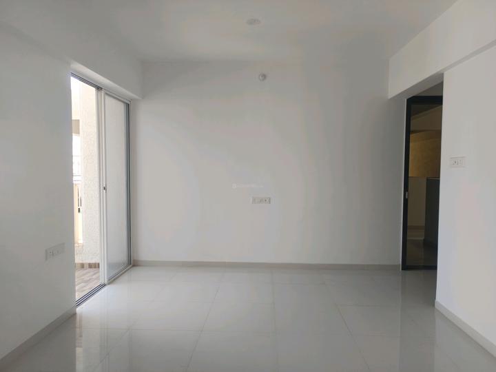 38 Park Majestique Phase V Main Image 1