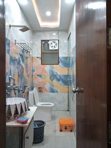 Common Bathroom Image of 900 Sq.ft 2 BHK Builder Floor for rent in Sector 72 Noida for Rs. 25000