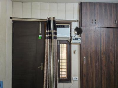 Bedroom Image of 1200 Sq.ft 3 BHK Builder Floor for sale in Ramesh Nagar New Delhi for Rs. 15000000