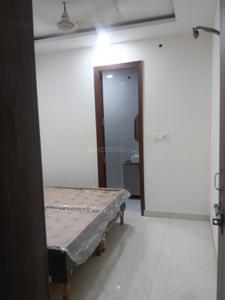 Bedroom Image of 900 Sq.ft 2 BHK Builder Floor for rent in Mukherjee Nagar New Delhi for Rs. 24000