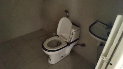 Bathroom Image of 800 Sq.ft 2 BHK Apartment / Flat for rent in Pyramid Elite, Sector 86 Gurgaon for Rs. 18999