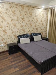 Bedroom Image of 1800 Sq.ft 3 BHK Builder Floor for rent in Tagore Garden Extension New Delhi for Rs. 54000