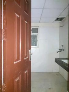 Common Bathroom Image of 1685 Sq.ft 3 BHK Apartment / Flat for sale in Paramount Floraville, Sector 137 Noida for Rs. 20700000