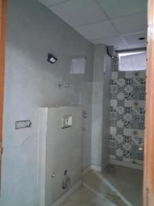 Common Bathroom Image of 1550 Sq.ft 3 BHK Apartment / Flat for sale in Sector 73 Noida for Rs. 5100000