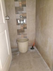 Common Bathroom Image of 700 Sq.ft 1 BHK Apartment / Flat for rent in Arihant Anaika, Taloja Navi Mumbai for Rs. 8000