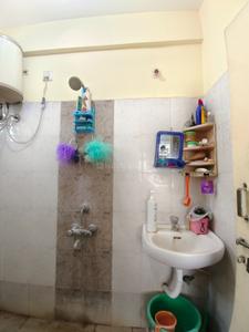 Pristine Reliable Green Fields Bathroom Two 4
