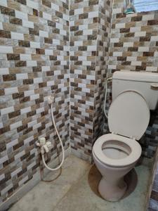 Image of 850 Sq.ft 2 BHK Apartment / Flat for rent in Airport Gate no. 1, Kolkata for Rs. 16000