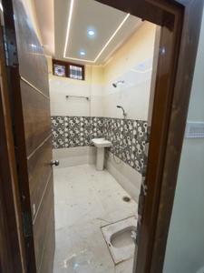 Bathroom Image of 1650 Sq.ft 2 BHK Independent House for rent in Sushant Golf City Lucknow for Rs. 30000