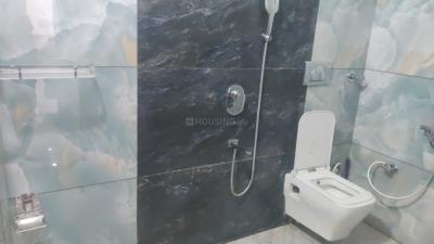 Bathroom Image of 2700 Sq.ft 2 BHK Apartment / Flat for rent in Jagrati Vihar Meerut for Rs. 16000