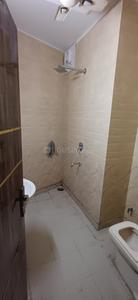 Bathroom Image of 600 Sq.ft 1 RK Studio for rent in RWA Lajpat Nagar 4 Colonies, Lajpat Nagar New Delhi for Rs. 19000