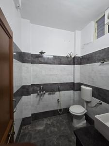 Bathroom Image of 1500 Sq.ft 4 BHK Independent House for rent in Scheme 78 Indore for Rs. 40000
