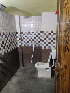 Bathroom Image of 550 Sq.ft 1 BHK Independent House for rent in Bageswari Colony Gaya for Rs. 3500