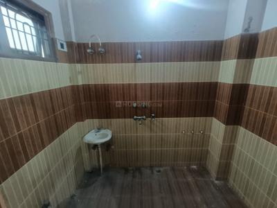 Bathroom Image of 1800 Sq.ft 3 BHK Builder Floor for rent in Green Park Bareilly for Rs. 24000