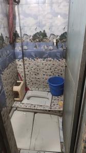 Bathroom Image of 150 Sq.ft 1 RK Apartment / Flat for sale in Kandivali West Mumbai for Rs. 600000