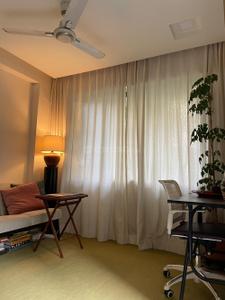 Bedroom Image of 550 Sq.ft 1 BHK Apartment / Flat for rent in Juhu Mumbai for Rs. 90005