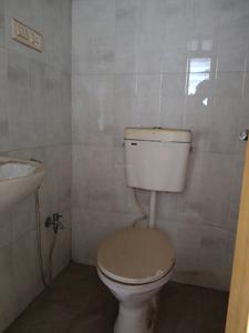 Common Bathroom Image of 1620 Sq.ft 3 BHK Apartment / Flat for sale in Bhoomi Harmony, Kamothe Navi Mumbai for Rs. 18000000