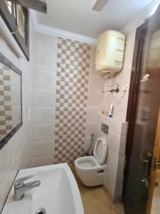 Bathroom Image of 900 Sq.ft 2 BHK Builder Floor for sale in Lajpat Nagar New Delhi for Rs. 20000000