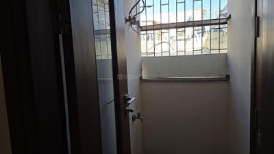 Bedroom Image of 1800 Sq.ft 3 BHK Independent House for rent in Swaraj Homes RWA Hauz Khas Block C 1, Safdarjung Development Area New Delhi for Rs. 90000