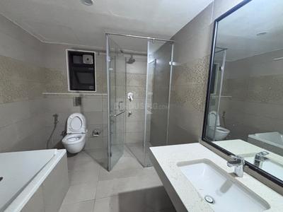 Bathroom Image of 4850 Sq.ft 4 BHK Villa for sale in Embassy Grove, Rustam Bagh Layout Bengaluru for Rs. 130000000