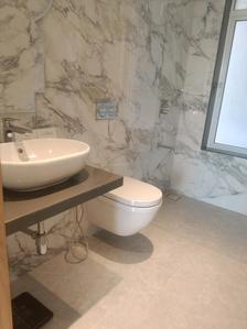 Common Bathroom Image of 740 Sq.ft 2 BHK Apartment / Flat for sale in Kandivali West Mumbai for Rs. 22000000