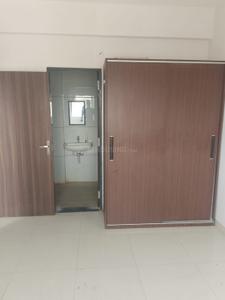 Bedroom Image of 980 Sq.ft 1 BHK Builder Floor for rent in Emerald Kingsvilla, Pipliyahana Indore for Rs. 13500