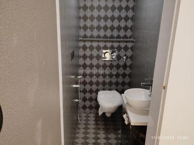 Bathroom Image of 2150 Sq.ft 3 BHK Apartment / Flat for sale in Guru Ramdas Apartment, Sector 22 Dwarka New Delhi for Rs. 29000000