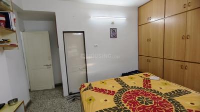 Bedroom Image of 1060 Sq.ft 2.5 BHK Apartment / Flat for rent in Navrangpura Ahmedabad for Rs. 30000