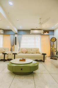 Living Room Image of 1800 Sq.ft 3 BHK Apartment / Flat for sale in Rajvi Exotica, Nikol Ahmedabad for Rs. 32500000