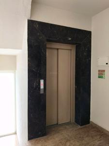 Lift Image of 450 Sq.ft 1 BHK Builder Floor for rent in Sector 43 Gurgaon for Rs. 45000