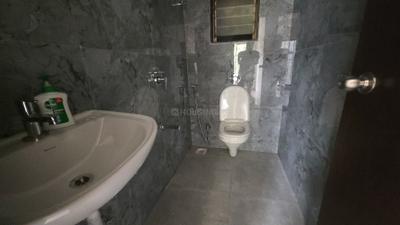 Bathroom Image of 560 Sq.ft 1 BHK Apartment / Flat for rent in Vikhroli East Mumbai for Rs. 38500