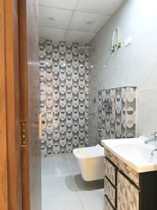 Common Bathroom Image of 1100 Sq.ft 2 BHK Builder Floor for sale in Vaishali Ghaziabad for Rs. 7800001