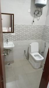 Bathroom Image of 1350 Sq.ft 1 RK Studio for rent in Sector 28 Gurgaon for Rs. 17500