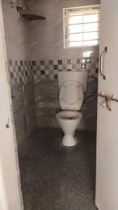 Bathroom Image of 550 Sq.ft 1 BHK Builder Floor for rent in Krishna Building, Halasuru Bengaluru for Rs. 20000