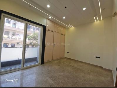 Bedroom Image of 1900 Sq.ft 3 BHK Builder Floor for sale in Mansarover Garden New Delhi for Rs. 40000000